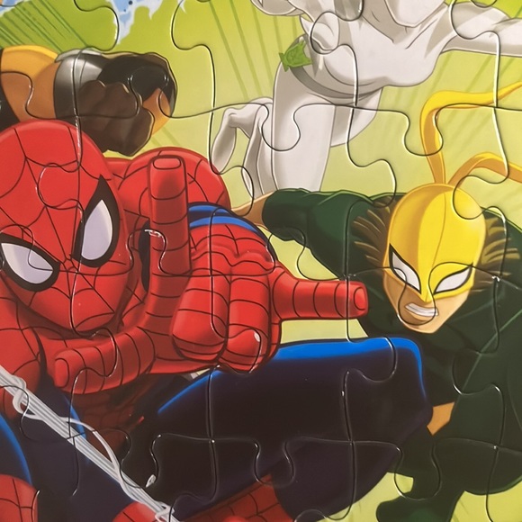 💟🧩 2 fun Spider-Man puzzles. 1 is 100 pieces. 1 is 48 pieces. Both are Complete. - Picture 4 of 11